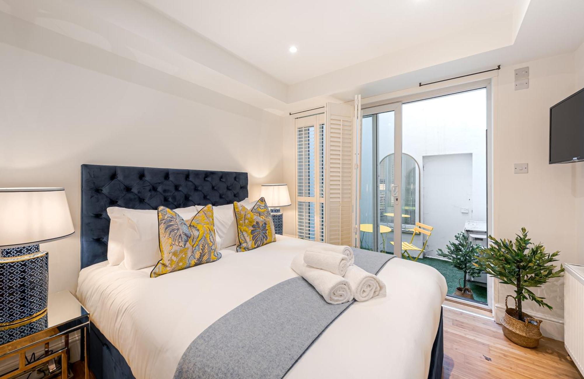 Chic Belgravia Hideaway With Private Patio 10 Mins To Harrods Apartamento *