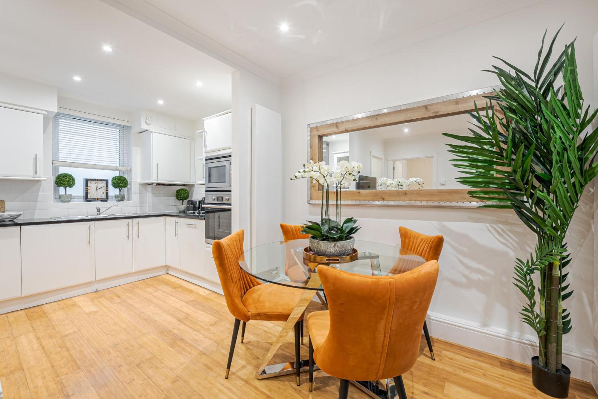Chic Belgravia Hideaway With Private Patio 10 Mins To Harrods Appartement Londres